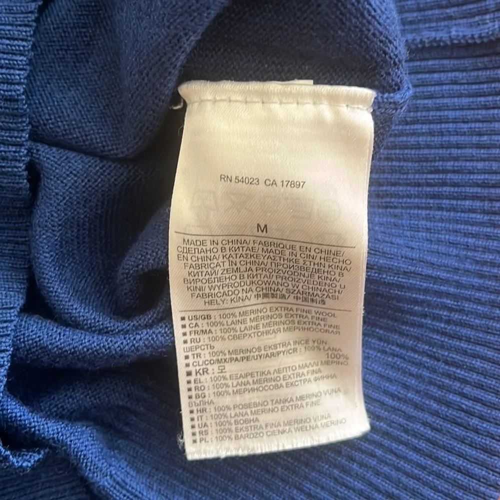 Banana Republic Extra Fine Merino Wool V Neck Sweater Size M